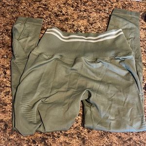 DoYouEven scrunch bum leggings